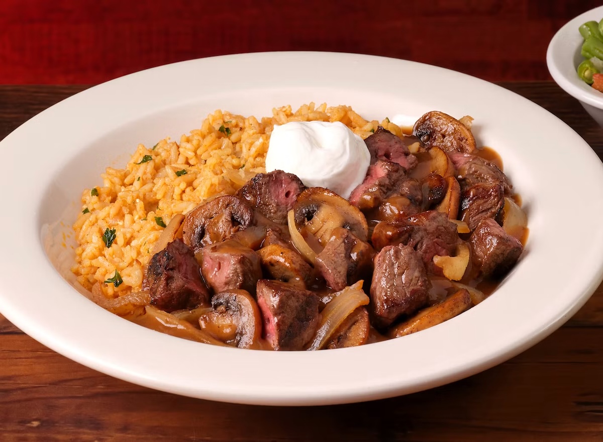 Beef Tips and Rice Worth Ordering: Five Restaurant Chains Compared